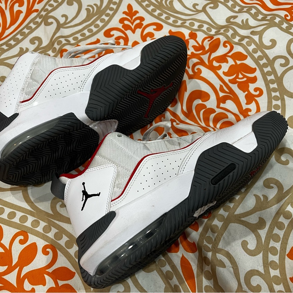 Mens Jordan’s size 10